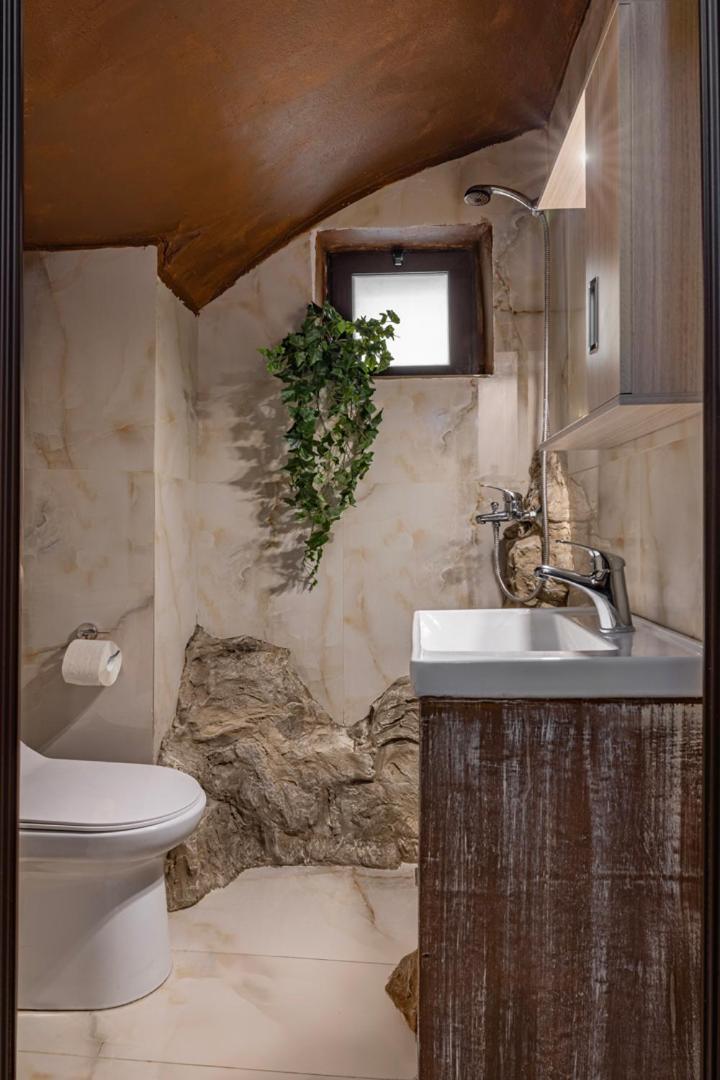 Ethnic Cave Suite Rhodes City Exterior foto